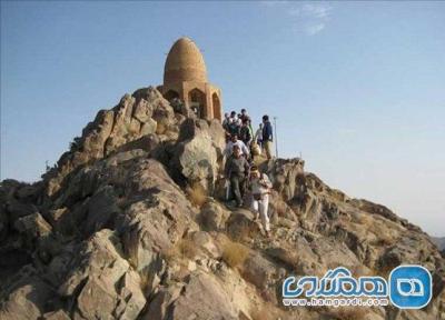 گنبد باز یکی از جاذبه های گردشگری استان اصفهان به شمار می رود